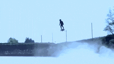 在光速進(jìn)步中的科技水平進(jìn)行對(duì)傳統(tǒng)理念的顛覆革命下，碳纖維將會(huì)像“老前輩”鋼鐵一樣得到廣泛的應(yīng)用，走入千千萬萬平民百姓的家